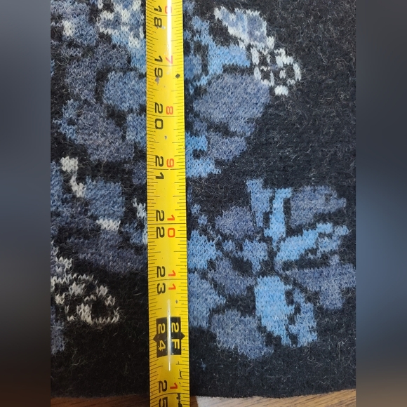 EUC Woman's L Croft & Barrow 100% warm wool cardigan - Picture 11 of 12